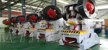 沖床壓力機(jī)裝配車(chē)間