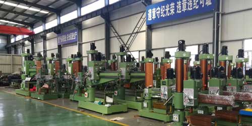 搖臂鉆床生產(chǎn)車(chē)間