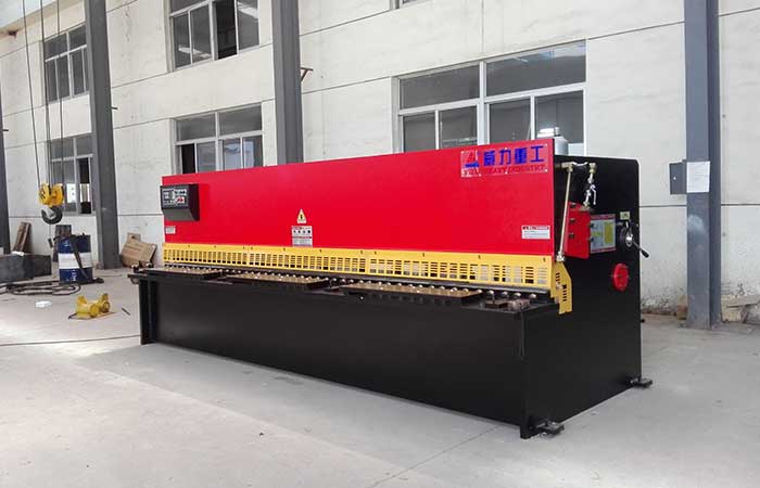 QC12Y6×2500液壓剪板機(jī),6個厚液壓擺式剪板機(jī)