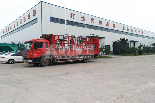 2000噸液壓機(jī)裝車發(fā)貨