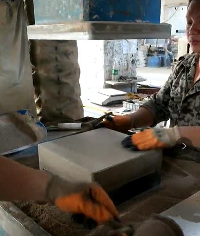 匣缽成型液壓機(jī)生產(chǎn)