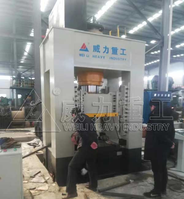 萬向節(jié)軸承座熱壓成型液壓機