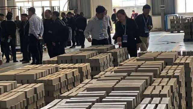 廣場(chǎng)磚成型