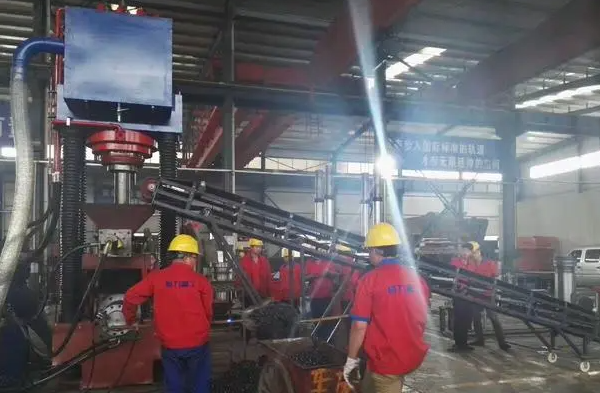 鐵屑壓塊機(jī)